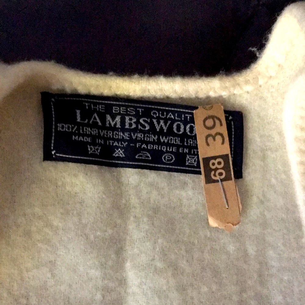 A 100% Italian lambs wool shawl
